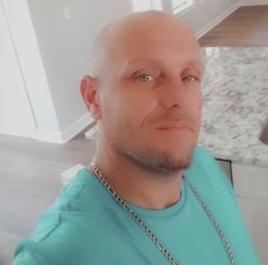 Meet your Posher, Lewis